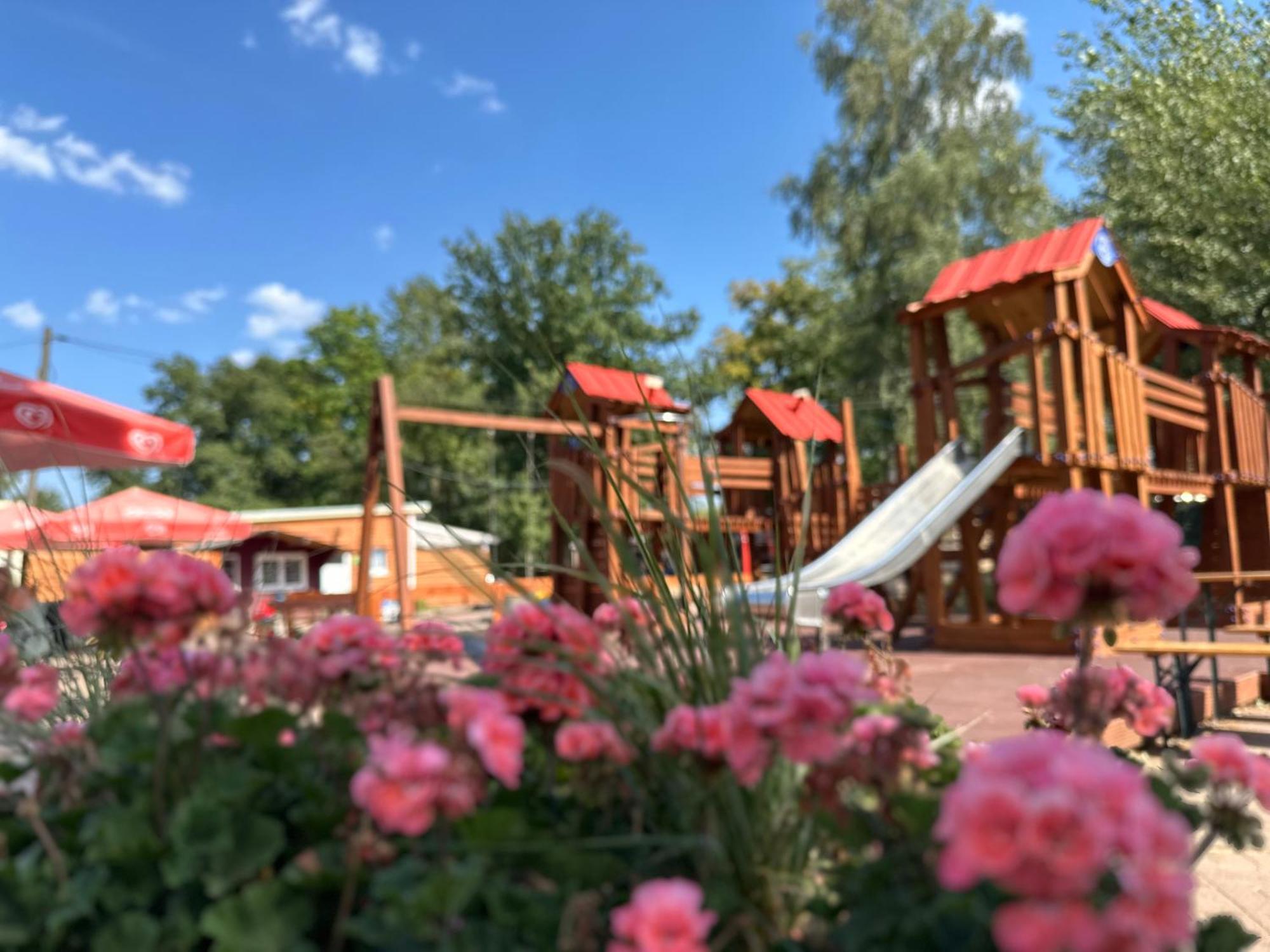 Ferien-& Erlebnispark Ploetzky Schönebeck Dış mekan fotoğraf